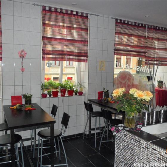 Sitzplätze im Imbiss in Dresden-Cotta